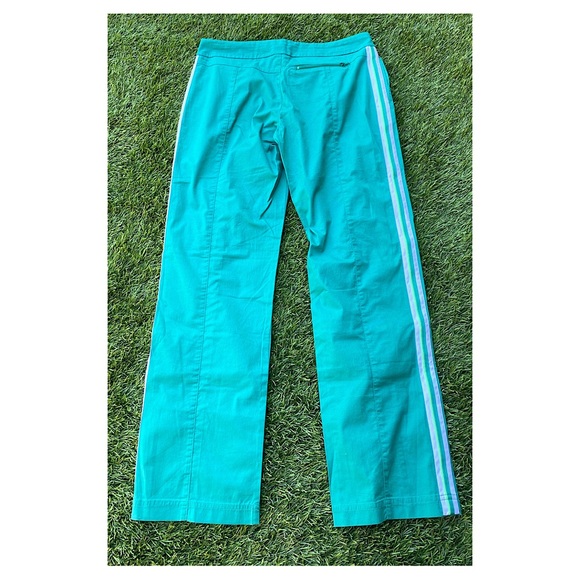 NWOT-Sz-M-Nike-green with stripe detail on sides - Picture 2 of 6